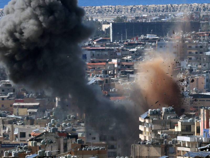 Un ataque aéreo israelí impactó el barrio de Dahie, al sur de Beirut, Líbano.