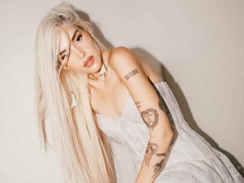 Fotografía promocional cedida por Boga PR donde aparece la artista urbana venezolana Elena Rose, nominada en cuatro categorías en los próximos Latin Grammys.