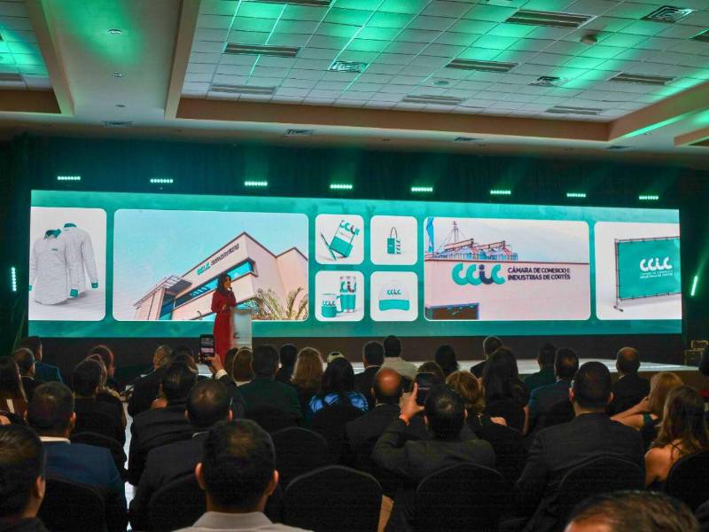 Tatiana Paz, gerente de Comunicaciones y Mercadeo de la CCIC, expresó que cuando una marca es poderosa, como la de la Cámara, esta no necesita más de cuatro letras para ser reconocida.