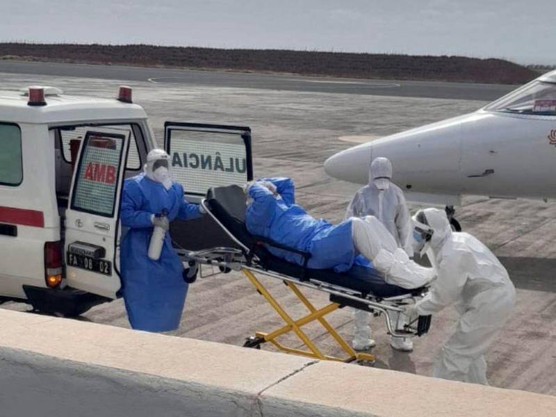 Fotografía publicada en la red social X por el director General de la Organización Mundial de la Salud (OMS), Tedros Adhanom, de la evacuación de tres pacientes sospechosos de casos de hantavirus