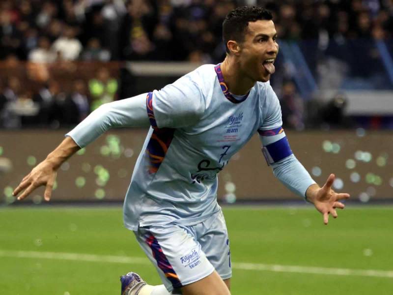 Cristiano Ronaldo hizo dos goles en el amistoso contra el PSG en Arabia Saudita.