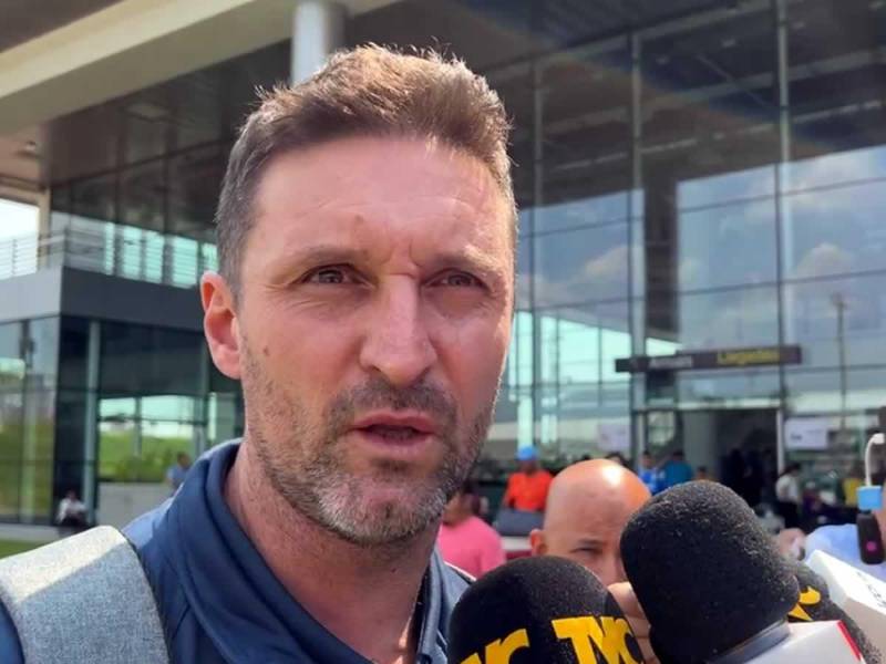 Mauricio Pacini habló en nombre de Diego Vázquez al regreso de la Selección de Honduras.