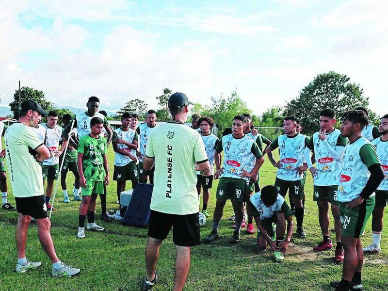 Platense arrancó sus trabajos desde el 2 de enero y está a la espera de anunciar los últimos tres fichajes.