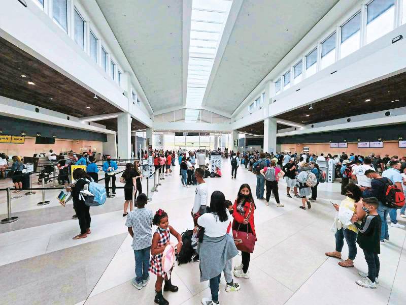 <b><span class=mln_uppercase_mln>compromiso.</span></b> El aeropuerto Palmerola fue inaugurado en octubre de 2021 bajo la administración de Juan Orlando Hernández.