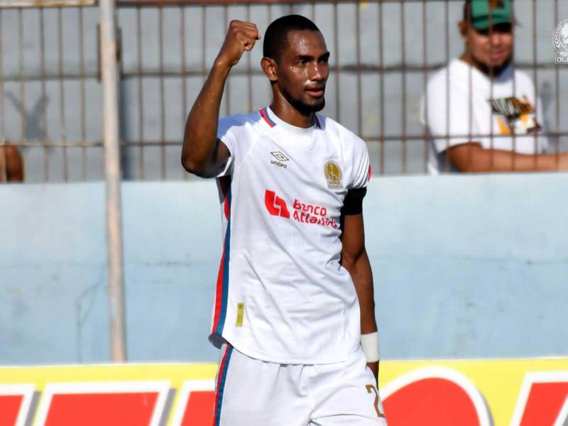 Jerry Bengtson se colocó como el segundo máximo goleador histórico en la Liga Nacional.