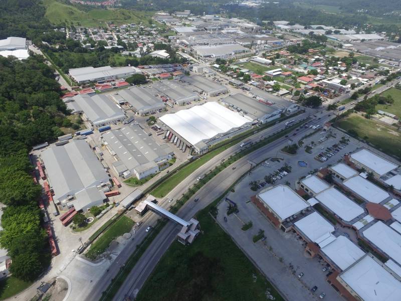 Choloma crece en la parte residencial, pero no en la industrial.