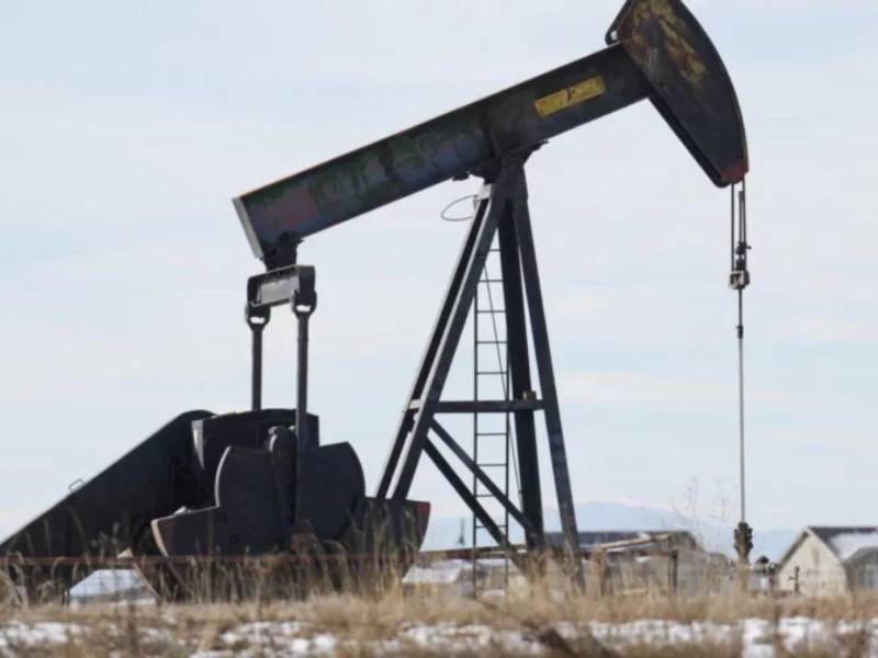 El WTI superó los 82 dólares por barril y registró su mayor avance semanal en meses.