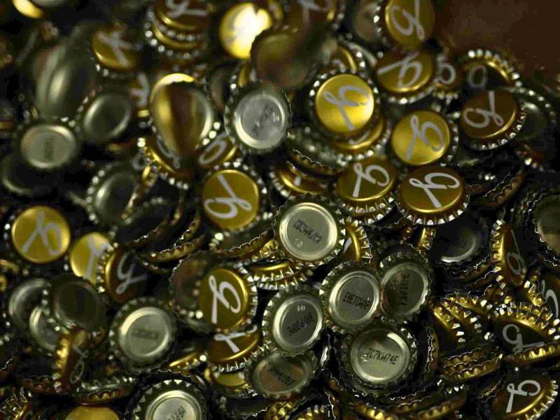 Fabricada por PLIHSA, la tapa corona se utiliza para cerrar herméticamente botellas de vidrio 26 según estándar de Glass Packaging Institute (GPI) para Pry Off y Twist Off.