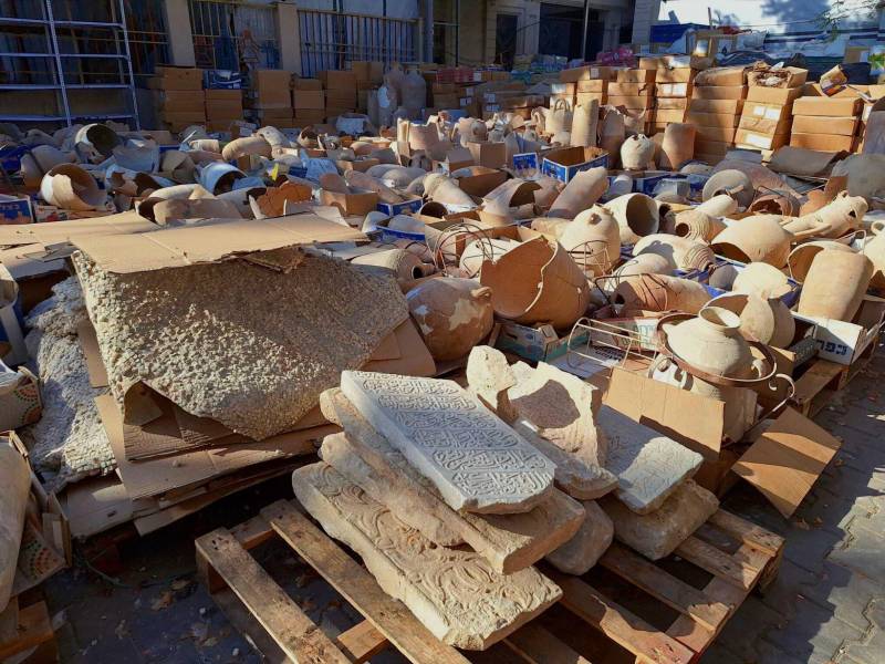 Objetos arqueoló-gicos trasladados de la Ciudad de Gaza a un lugar más seguro.