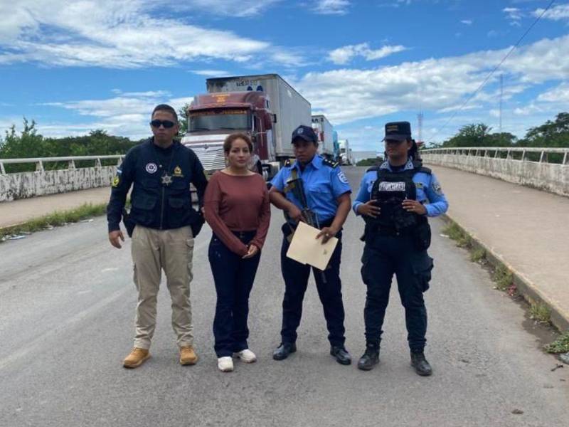 Erica Yasmin Manzanares Moreira tenía una alerta azul y por eso fue detenida en el Guasaule, Choluteca en la frontera con Nicaragua.