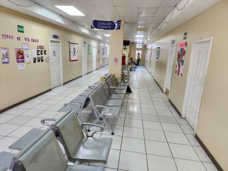 Mientras el Seguro Social luce desierto debido al paro de los médicos, fuerzas vivas de Atlántida intensifican la presión para que el Gobierno inicie la construcción de un hospital propio.