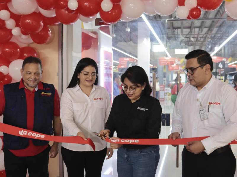 Ángel Alvarado, Sonia Fión, María José Rodríguez, Marco Villeda.