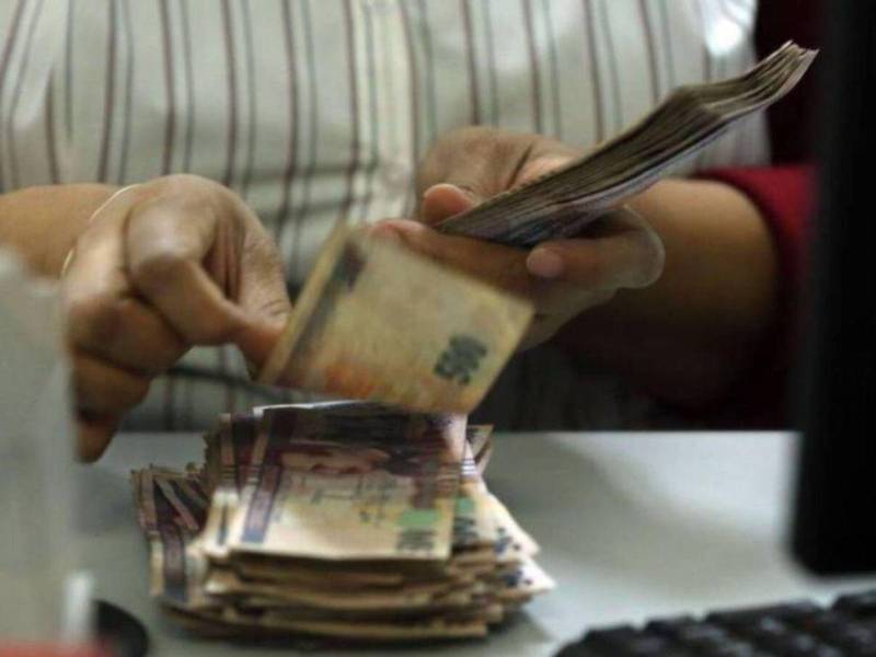 La actual gestión pública no cumplió con eliminar la partida 449.