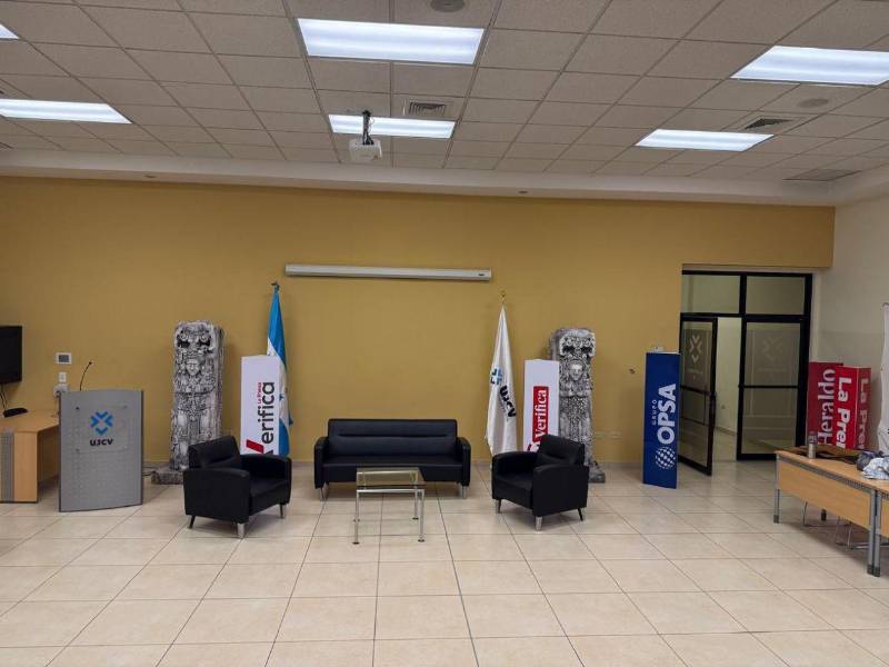 El evento se desarrolla en el auditorio 3 de la UJCV, de 9:30 a 11:30 de la mañana, y forma parte del programa de educación mediática de LA PRENSA Verifica.