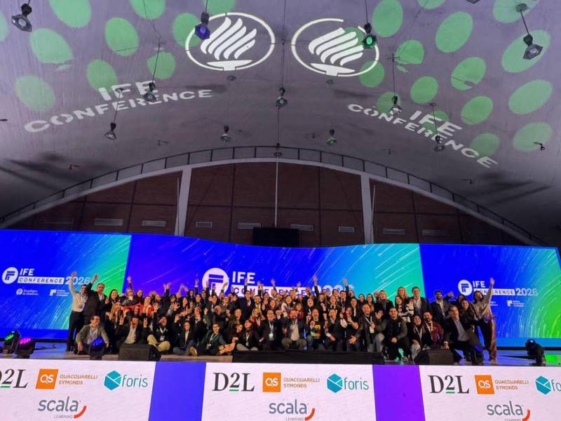 Participantes intercambian experiencias sobre liderazgo académico e innovación educativa durante el encuentro internacional.