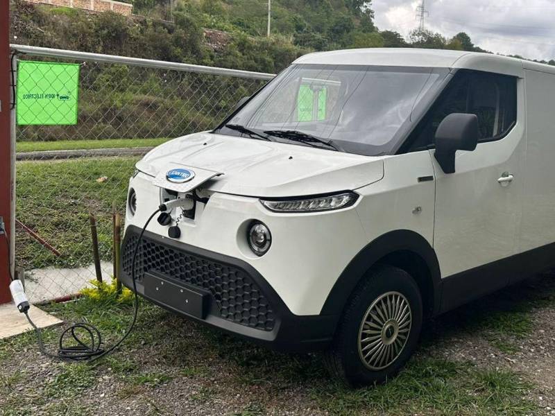 Algunas empresas han adquirido vehículos eléctricos para distrubuir sus productos.