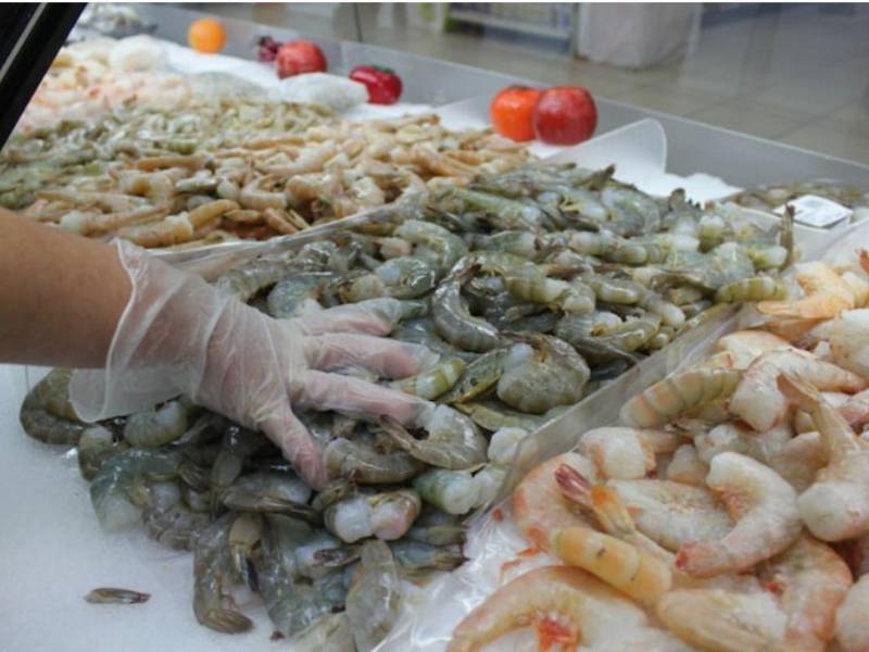 El pequeño y mediano productor de camarón abastecen únicamente el mercado nacional, ya que no exportan a Taiwán por el 20% de arancel ni a Guatemala, que pretende vender su propio camarón a Honduras.