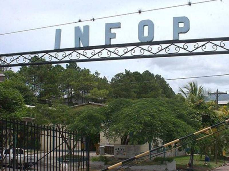 Infop enfrenta investigación por presunta sobrevaloración en compra de simuladores.