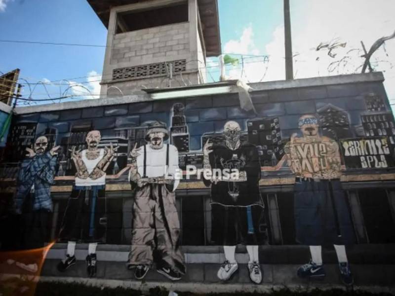 Las pandillas en Honduras mantienen sus operaciones a pesar de estar en prisión.