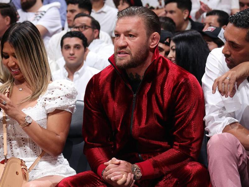 Conor McGregor asistió al Juego Cuatro de las Finales de la NBAentre los Denver Nuggets y los Miami Heat el 9 de junio de 2023 en el Kaseya Center de Miami, Florida.