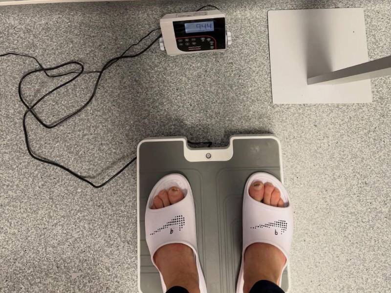 Foto que Erling Haaland subió a sus redes sociales, dando a entender que su peso está en buen estado.