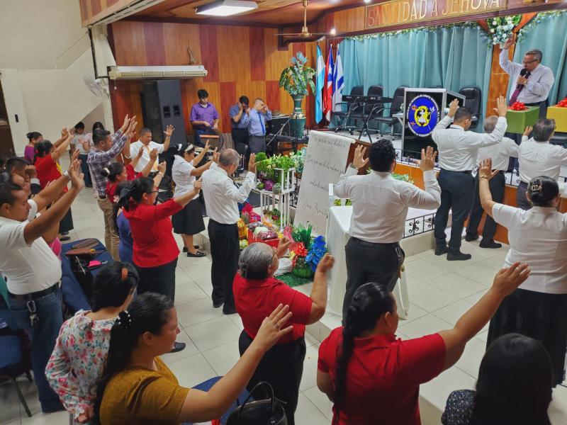 Iglesia Cristo Misionera de Las Brisas celebra 50 años de evangelizar
