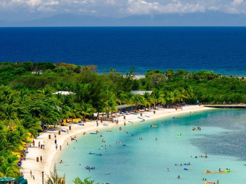 Salud informó que tres de los seis contagios confirmados en Honduras se concentran en Islas de la Bahía, por lo que reforzó la vigilancia epidemiológica.