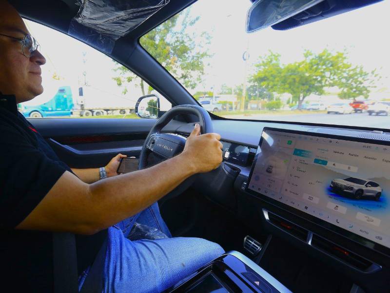 Detalle del interior del Jetour Dashing, donde tecnología y confort se fusionan para una experiencia única.