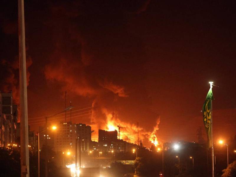 Una explosión en las afueras de Teherán tras un ataque israelí la semana pasada.