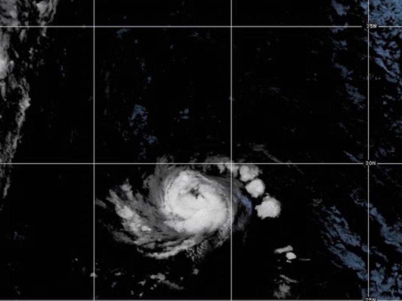 Erin surgió a una distancia de 280 millas al oeste de las islas de Cabo Verde.