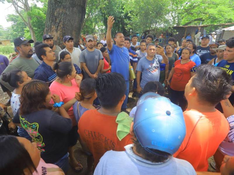 La revisión de documentos presentados por las partes permitió frenar de manera temporal el desalojo de unas 300 familias de la colonia Belén, en Cofradía.