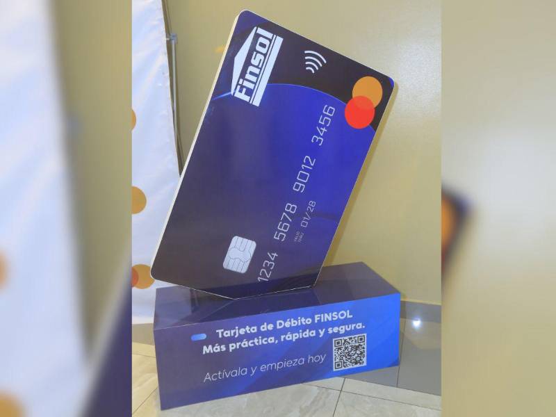 La tarjeta de débito Finsol permite a los clientes controlar sus finanzas y optimizar su tiempo en transacciones comerciales.