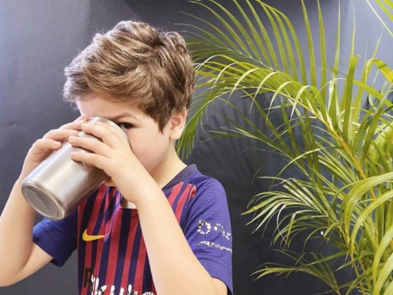 Aquello que nunca han probado nunca lo van a extrañar. No los acostumbres a bebidas insanas. Mejor que se acostumbren a ingerir agua y bebidas naturales.