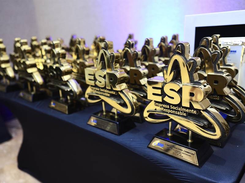 El reconocimiento Sello de Empresa Socialmente Responsable (ESR) simboliza el compromiso continuo de Tigo con las comunidades del país.