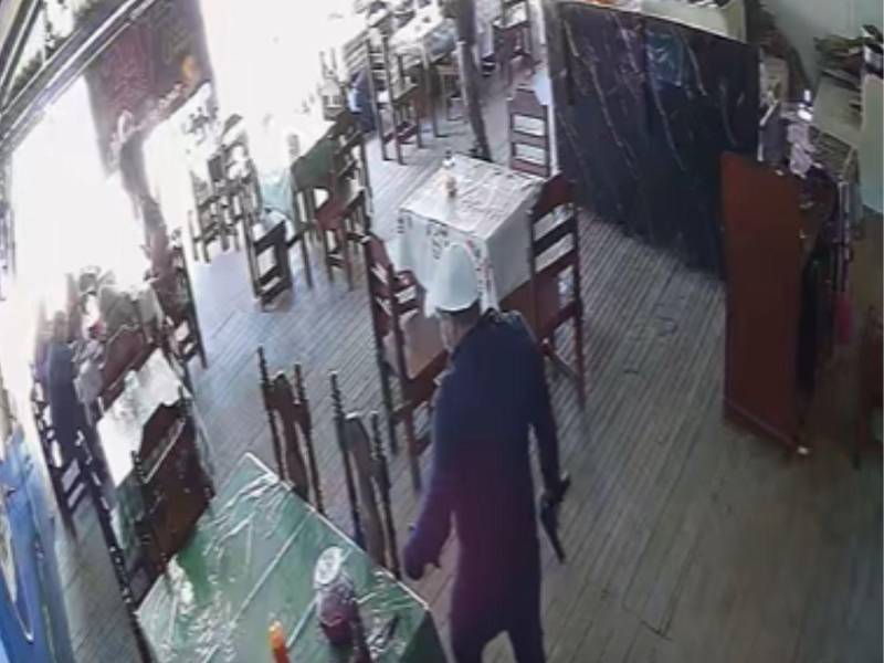 Video del asalto a reconocido negocio de baleadas de El Progreso