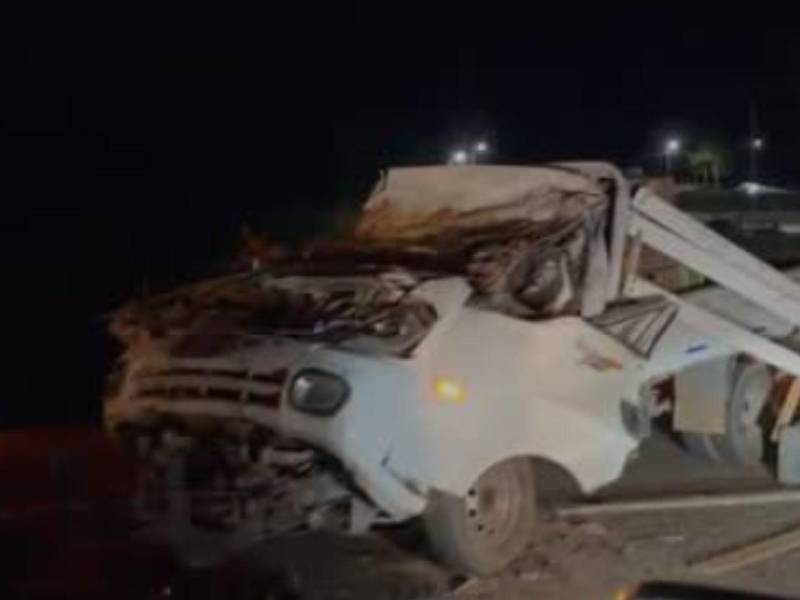 Vista del siniestro en la carretera RN15, en el tramo que conecta Guaimaca con Talanga.