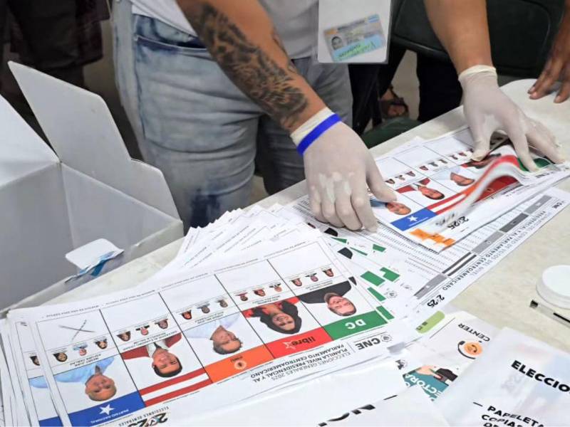Con la presencia de observadores nacionales e internacionales, el Consejo Nacional Electoral (CNE) dio inicio al escrutinio especial del nivel electivo presidencial, un proceso clave dentro de la etapa final de las Elecciones Generales.