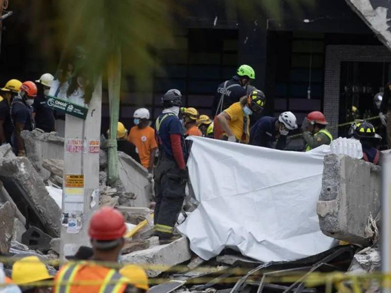 La tragedia se produjo la madrugada del 8 de abril del año pasado, mientras centenares de personas disfrutaban de una presentación del merenguero dominicano Rubby Pérez.