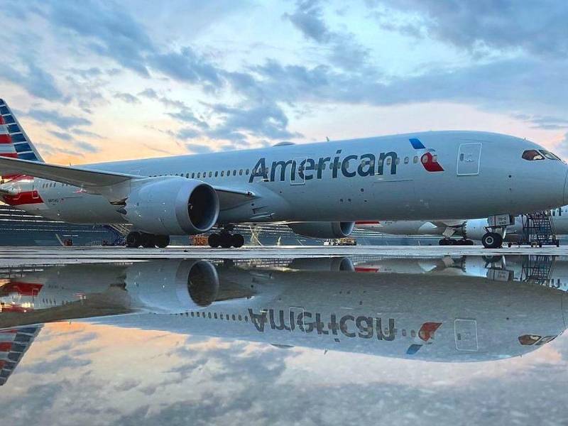 Las especulaciones sobre una posible fusión entre American Airlines y United Airlines fueron descartadas este viernes luego de que una de las compañías emitiera un pronunciamiento oficial negando cualquier interés en avanzar en esa dirección.