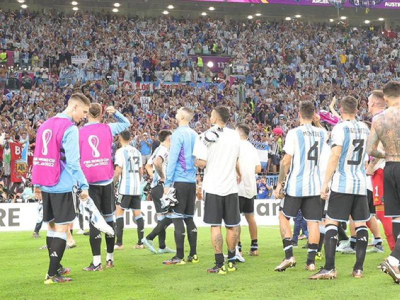 El futbolista argentino recibió la notificación por la imputación en el delito de abuso sexual.