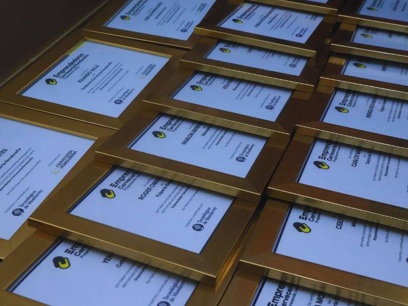 Los 25 emprendedores hondureños concluyeron con éxito su certificación del Tecnológico de Monterrey.