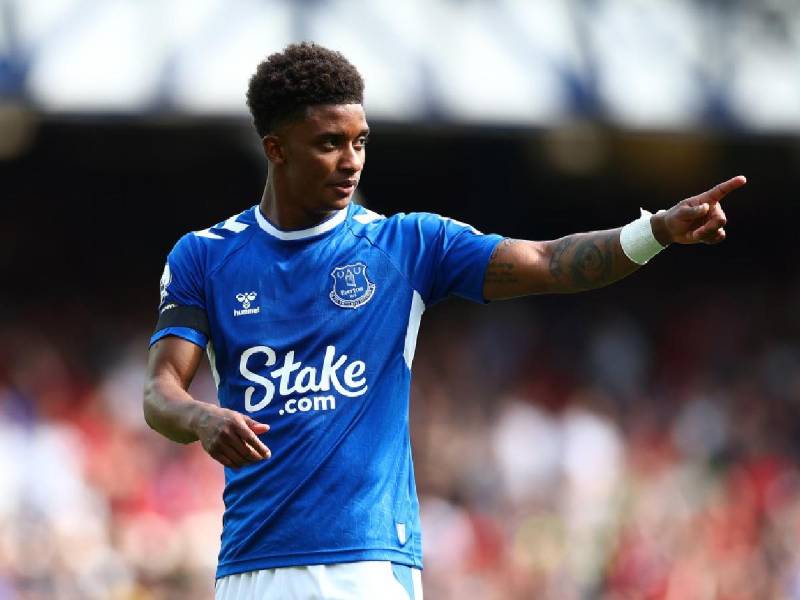 Demarai Gray firmará un contrato de cuatro años hasta 2027.