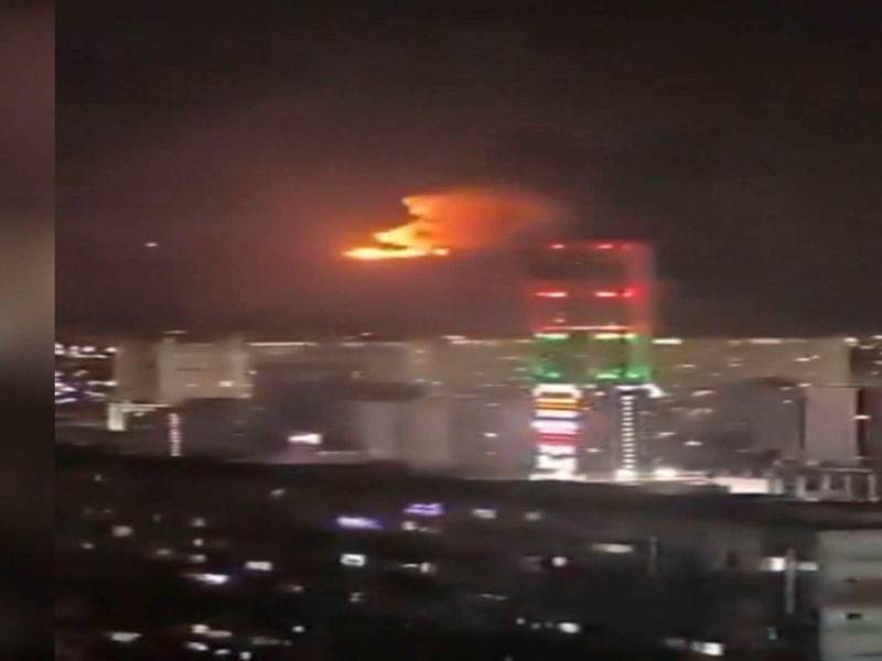 Varias detonaciones y explosiones en la madrugada de este sábado en Caracas.