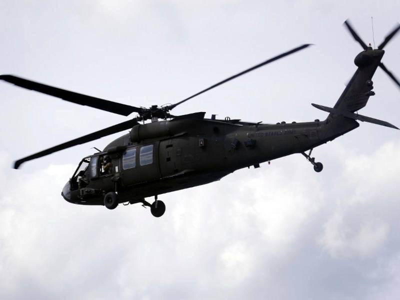 Los helicópteros de ataque Black Hawk realizaron vuelos de entrenamiento en el Caribe, según funcionarios de EEUU.
