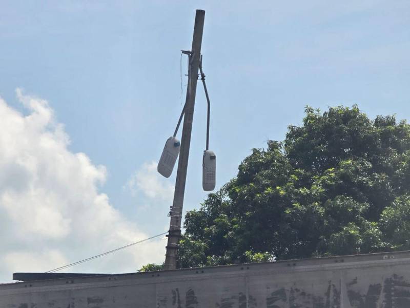 Numerosas luminarias permanecen fuera de servicio en los principales bulevares de San Pedro Sula, reduciendo la visibilidad durante la noche.