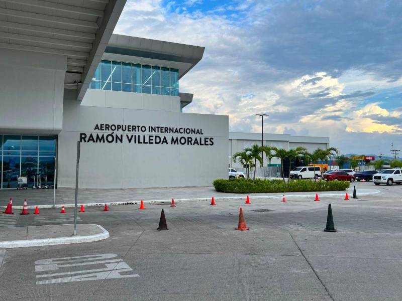 El Aeropuerto Internacional Ramón Villeda Morales concentra cerca de la mitad del tráfico total del país.