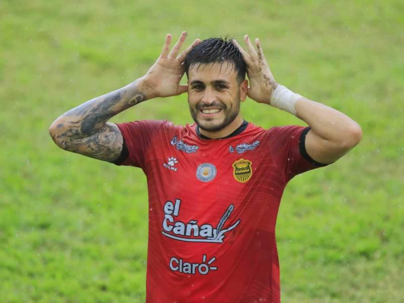 Ramiro Rocca hizo el primer gol del partido para la victoria del Real España contra el Honduras Progreso.