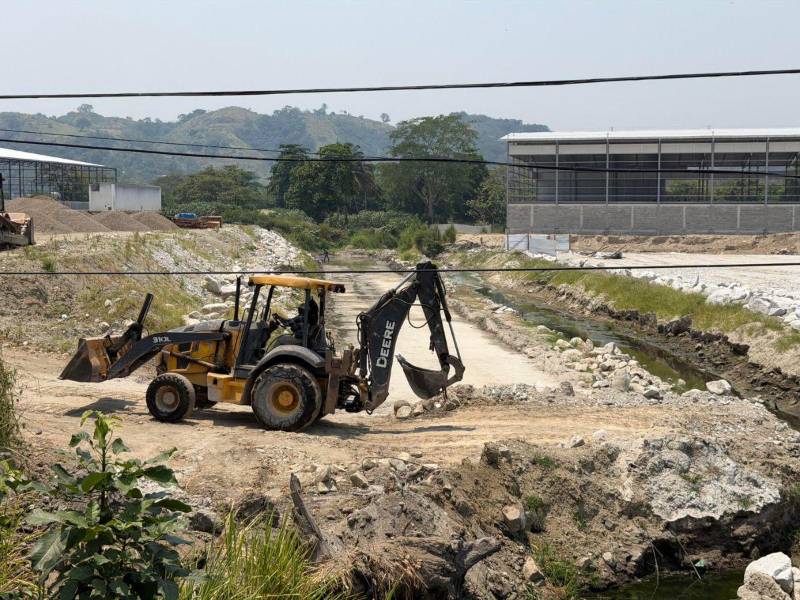 Actualmente hay un proyecto en construcción en el predio por donde cruza el canal de alivio de la Fesitranh y alrededores.