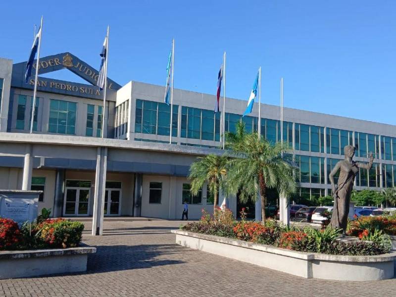 Fachada del edificio del Poder Judicial en San Pedro Sula, Honduras.