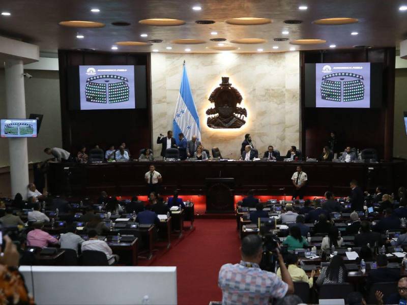 En los departamentos de Gracias a Dios e Islas de la Bahía no se aplica la fórmula porque son uninominales, es decir, solo eligen un diputado.